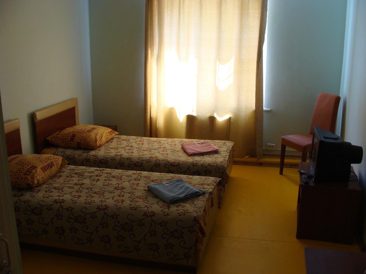 Adel Hotel Kiev Bagian luar foto